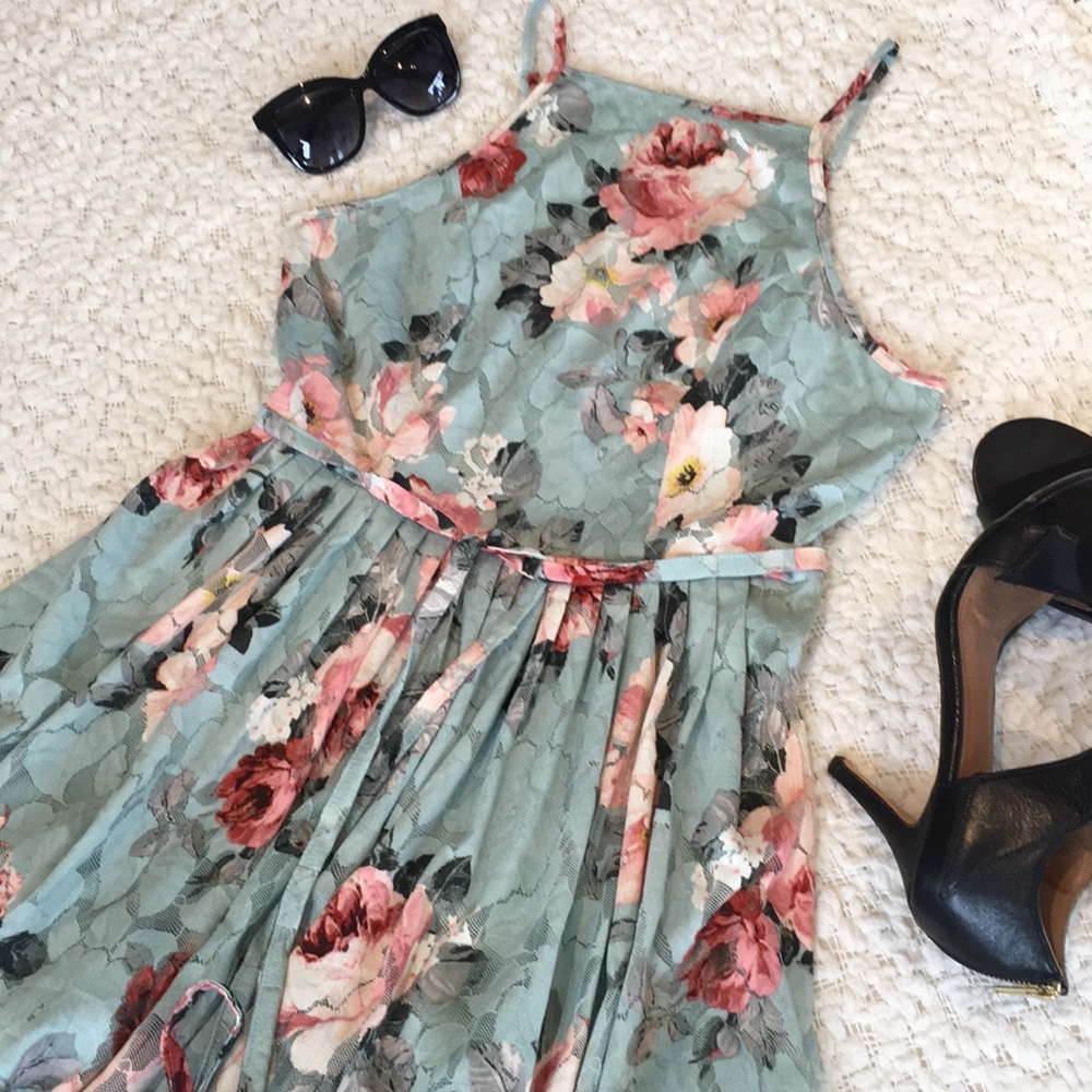 NWT Lace Fit & Flair Floral Dress Netted Underlay - Picture 16 of 16